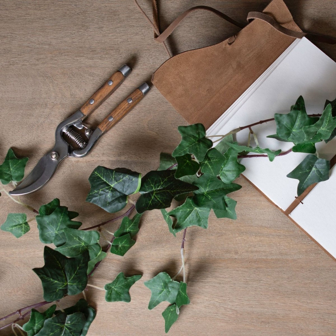 Ivy Garland - Bench Store - Bench Store